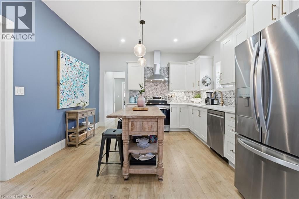 92 WALNUT STREET Image 9