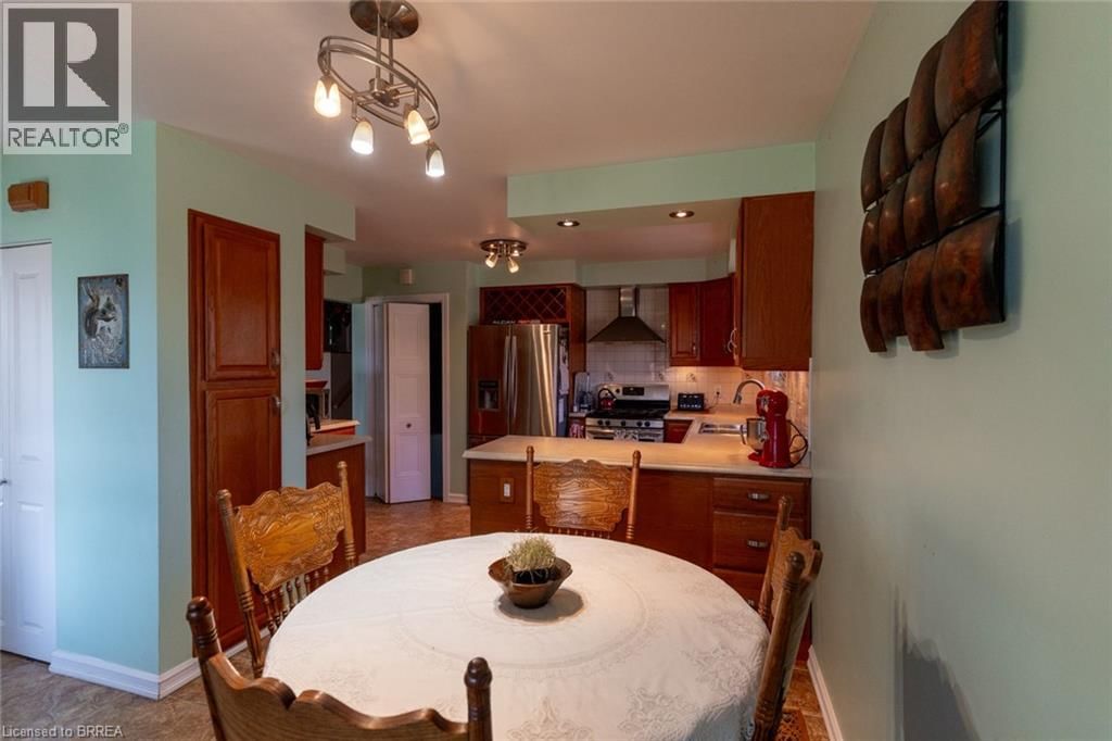 17 PALM CRESCENT Image 10