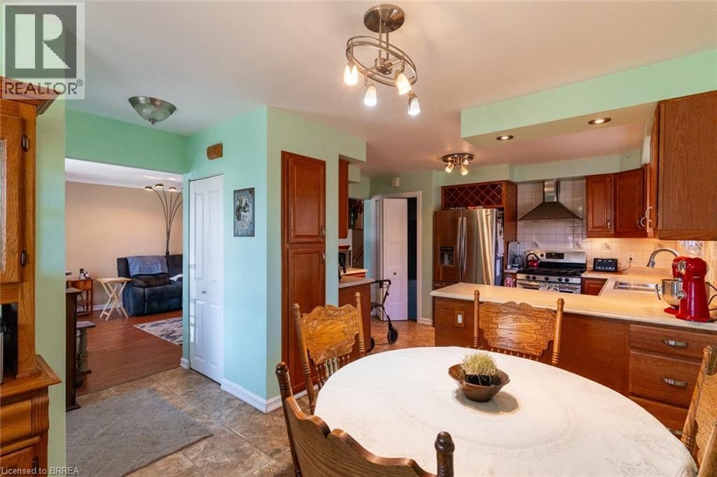 17 PALM CRESCENT Image 11