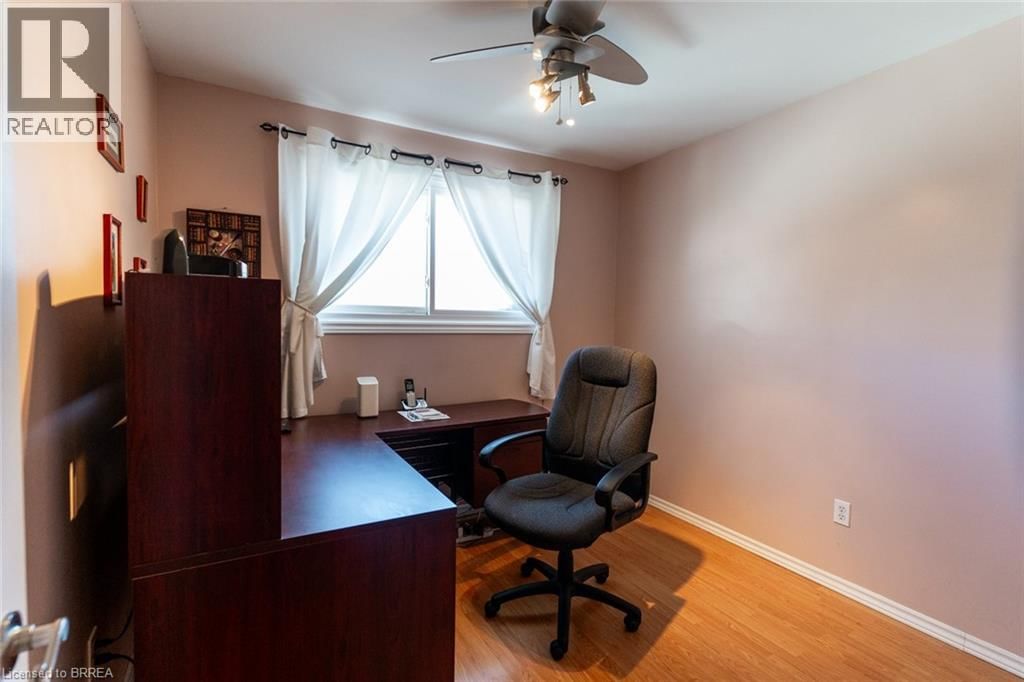 17 PALM CRESCENT Image 18