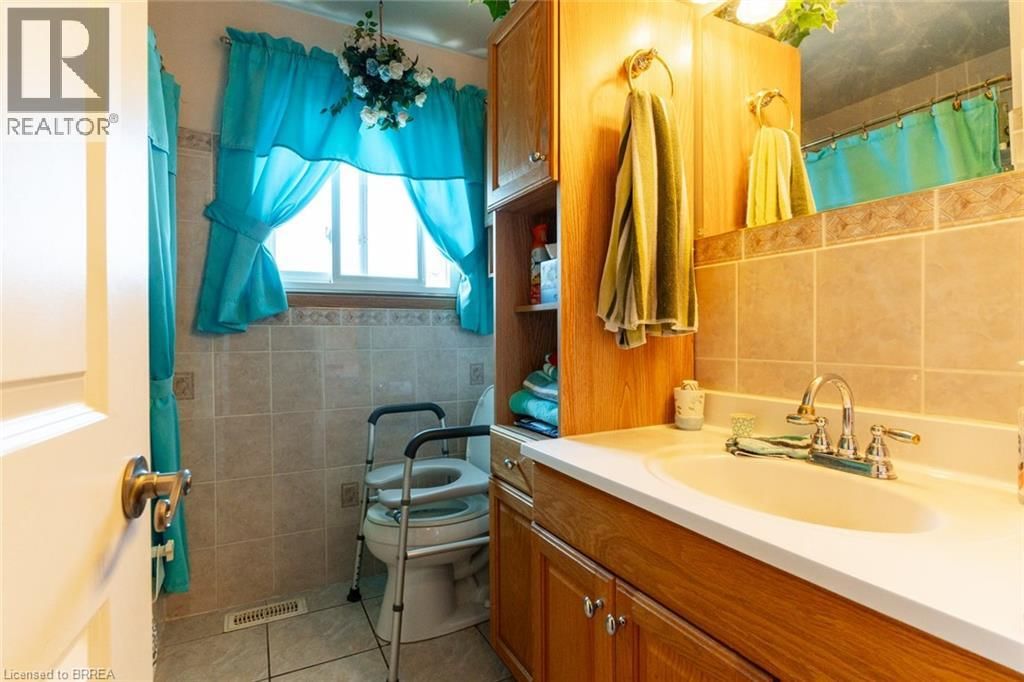 17 PALM CRESCENT Image 23