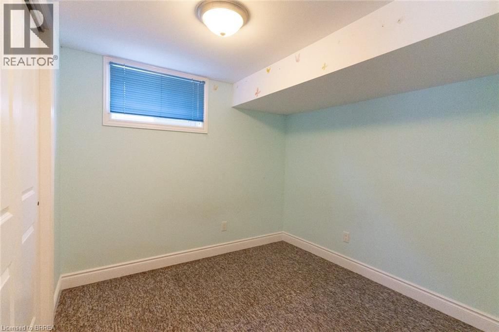 17 PALM CRESCENT Image 25