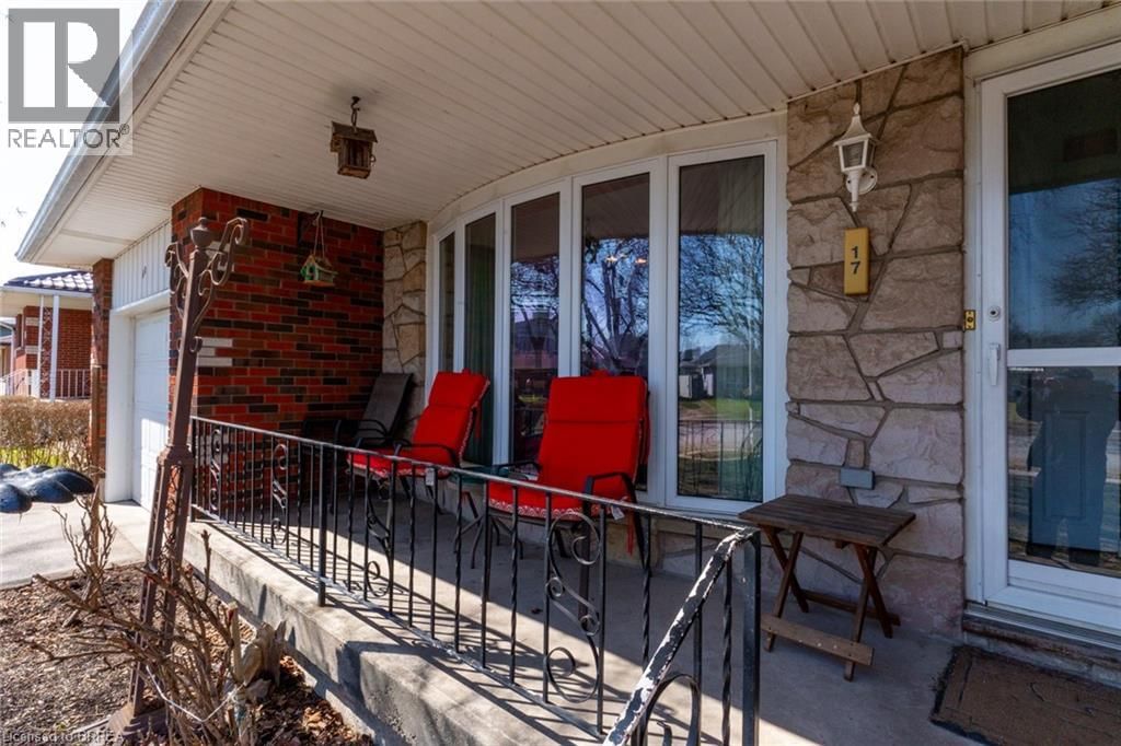 17 PALM CRESCENT Image 3