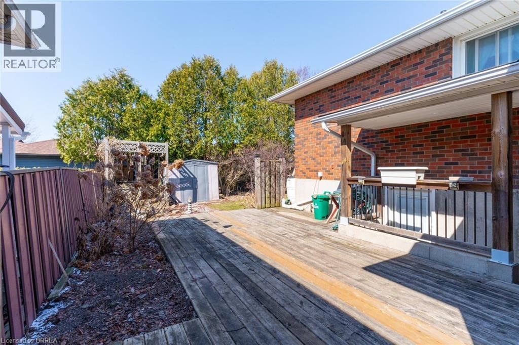 17 PALM CRESCENT Image 35