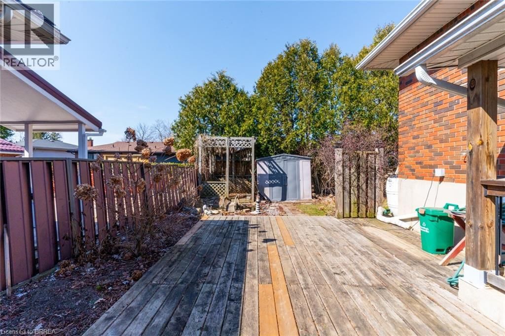 17 PALM CRESCENT Image 36