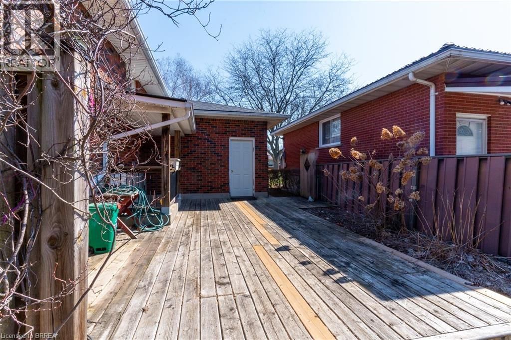 17 PALM CRESCENT Image 41