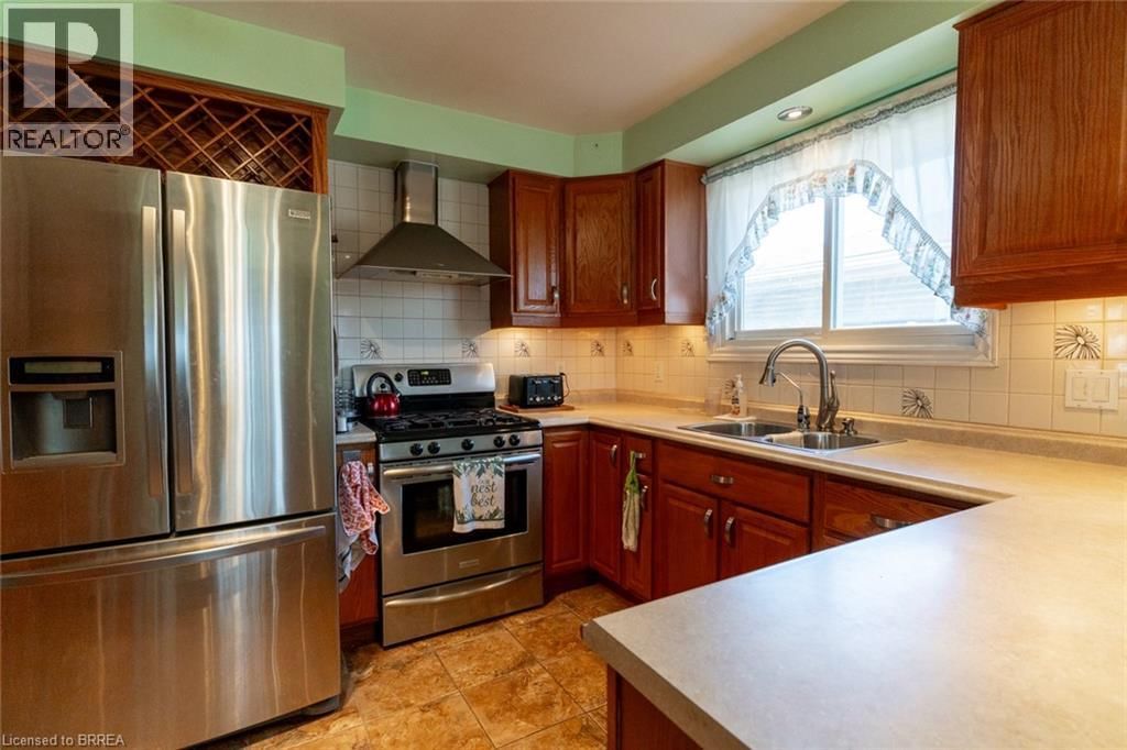 17 PALM CRESCENT Image 5