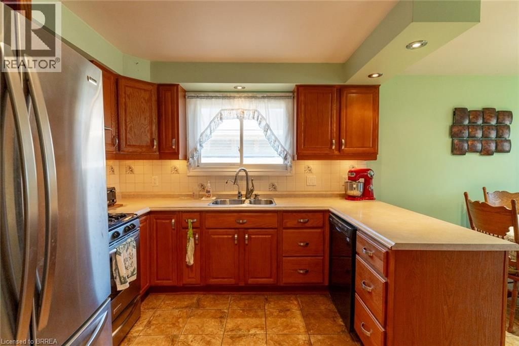 17 PALM CRESCENT Image 7