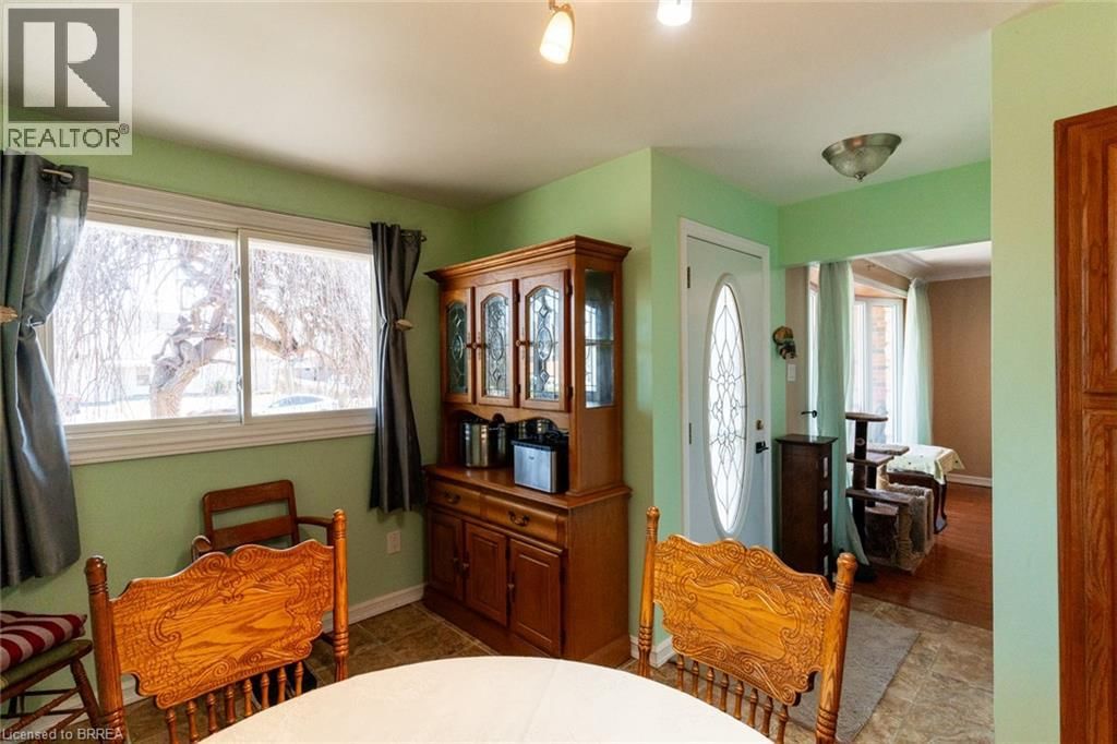 17 PALM CRESCENT Image 9