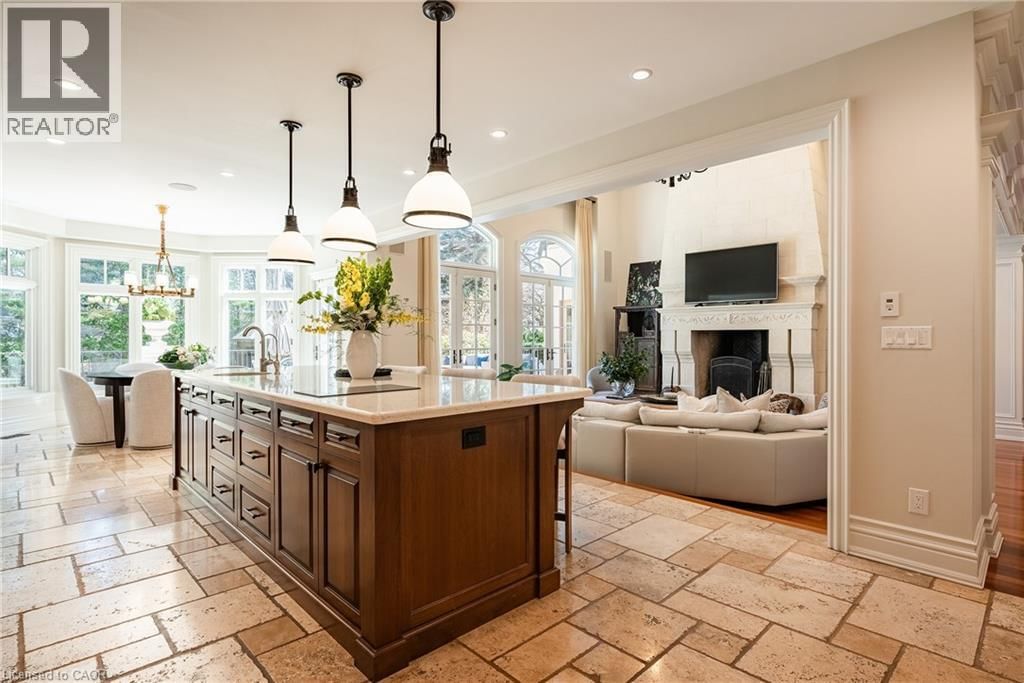 2096 LAKESHORE ROAD EAST Image 15