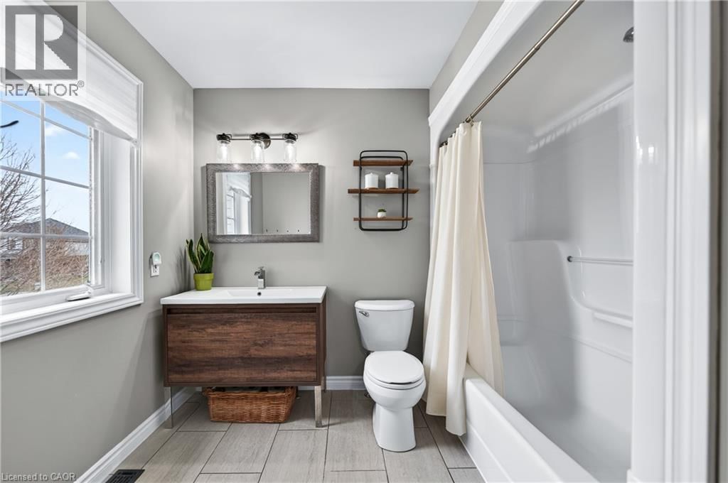 608 BLUENOSE COURT Image 28