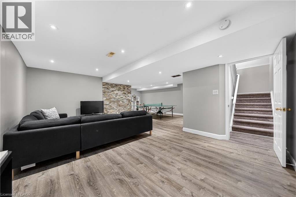 608 BLUENOSE COURT Image 32