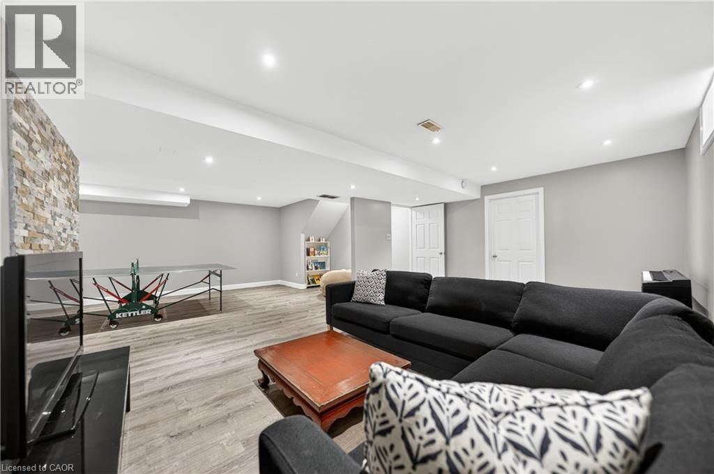 608 BLUENOSE COURT Image 33