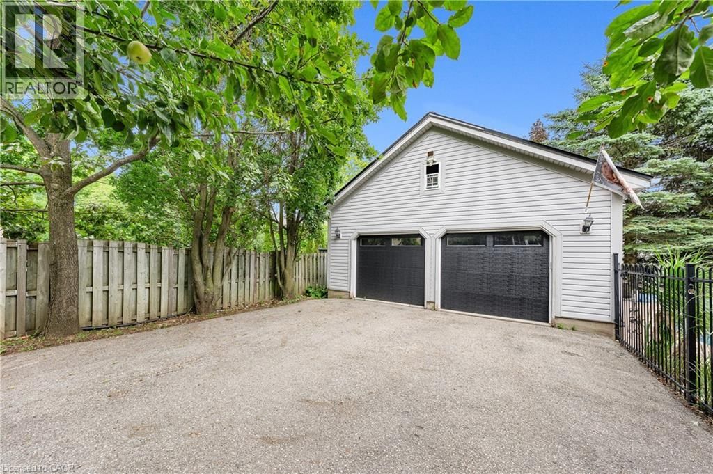 608 BLUENOSE COURT Image 44