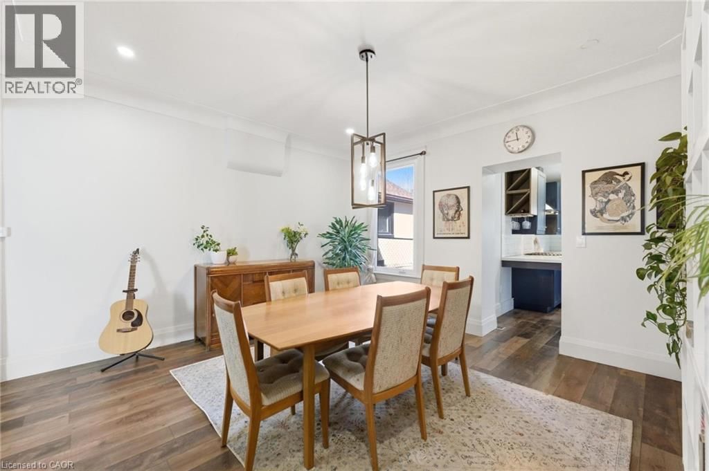 47 WOOD STREET EAST Image 9