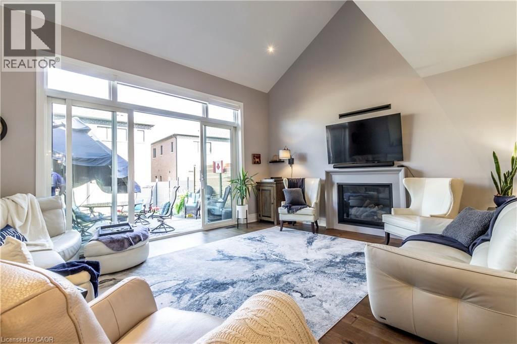 72 POND VIEW GATE Image 13