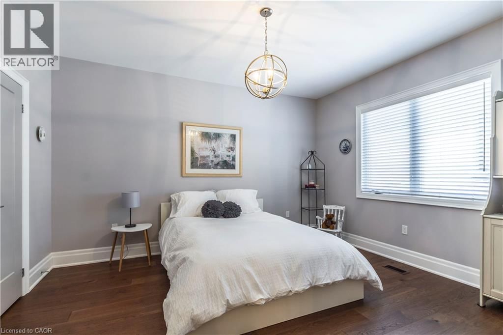 72 POND VIEW GATE Image 33