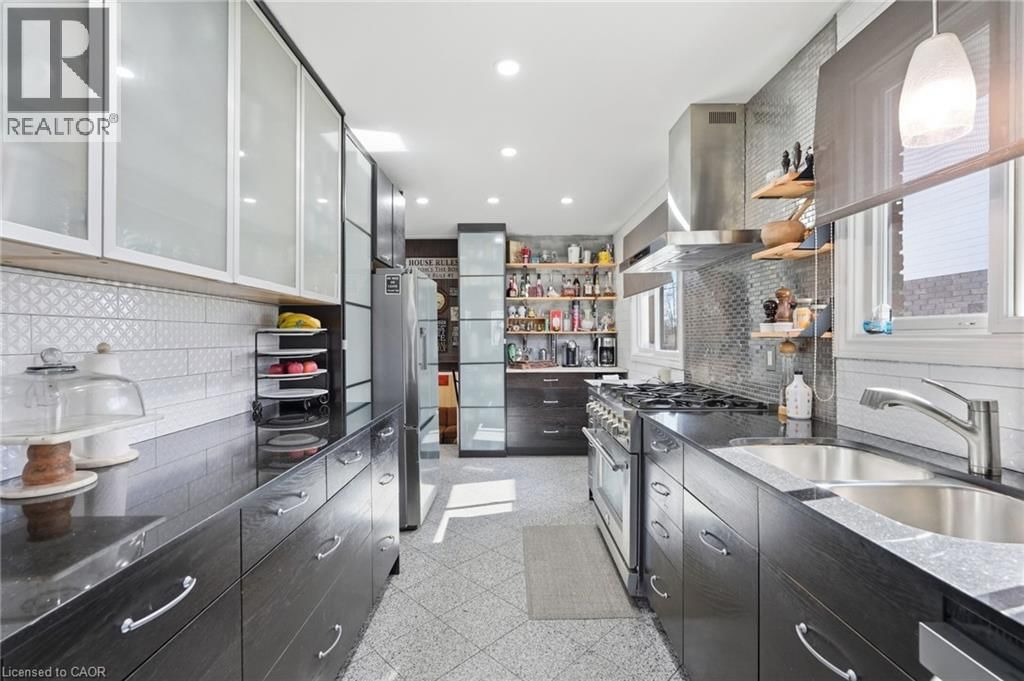 5 BARTON STREET Image 5