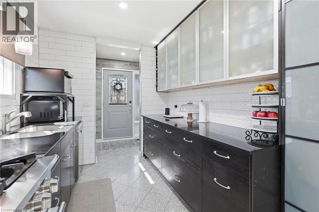 5 BARTON STREET Image 7