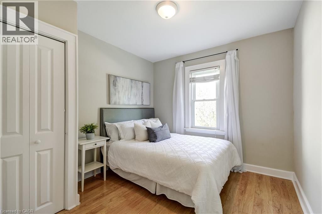 53 EAST 19TH STREET Image 16