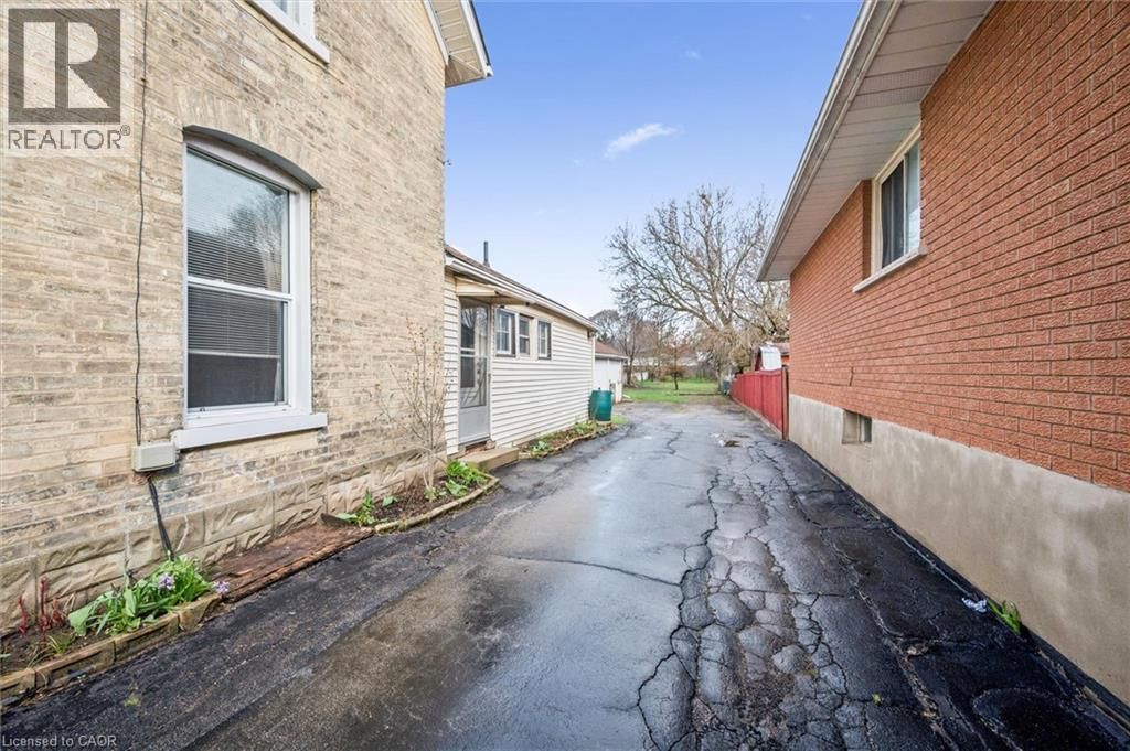 56 MCNAUGHTON STREET Image 25