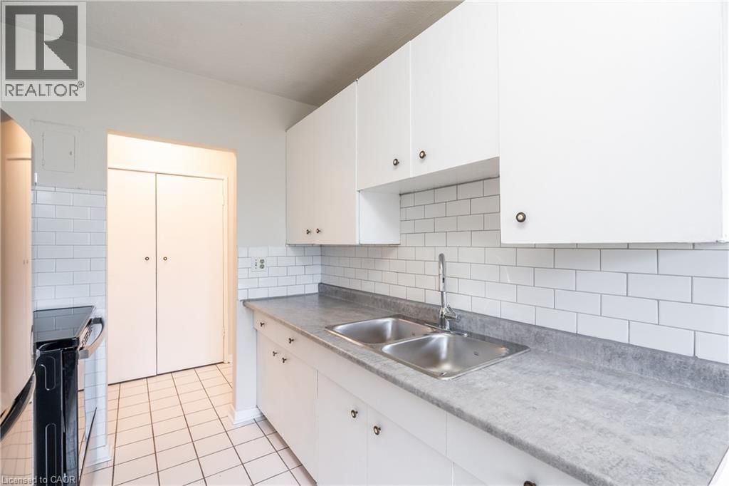 9 - 2433 FIRST STREET Image 13