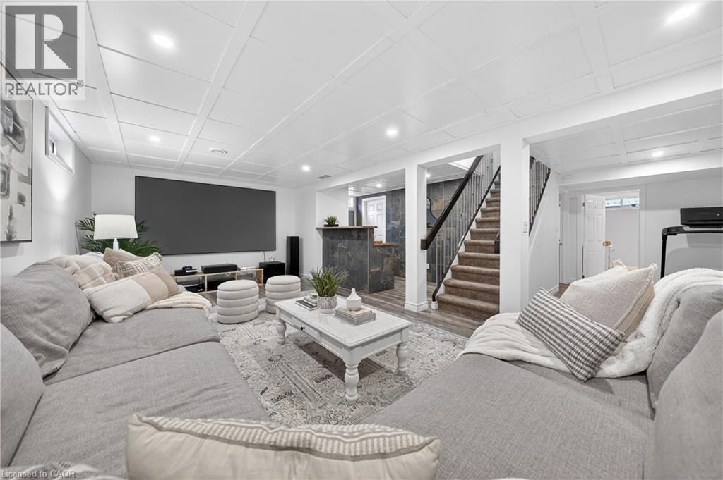 38 GLEN ABBEY COURT Image 34