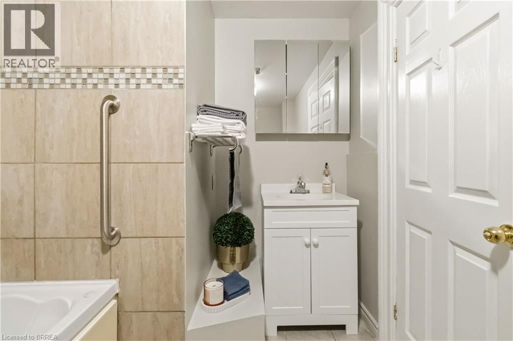 200 BRANT AVENUE Image 23