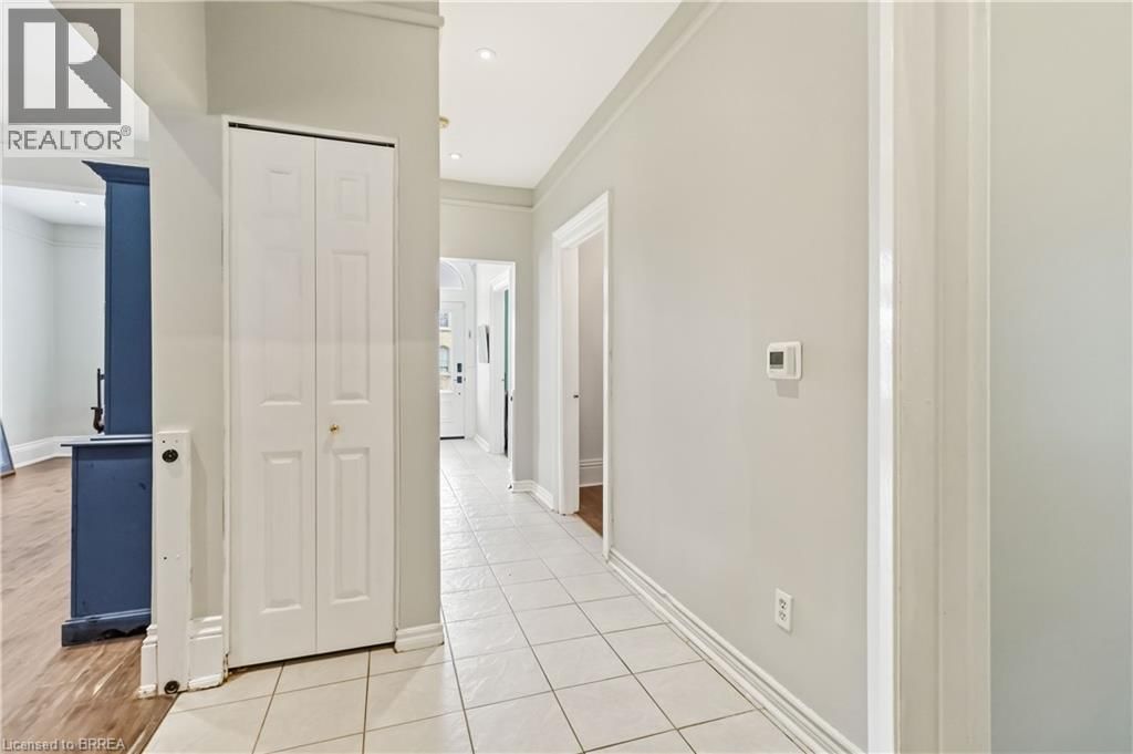 200 BRANT AVENUE Image 26