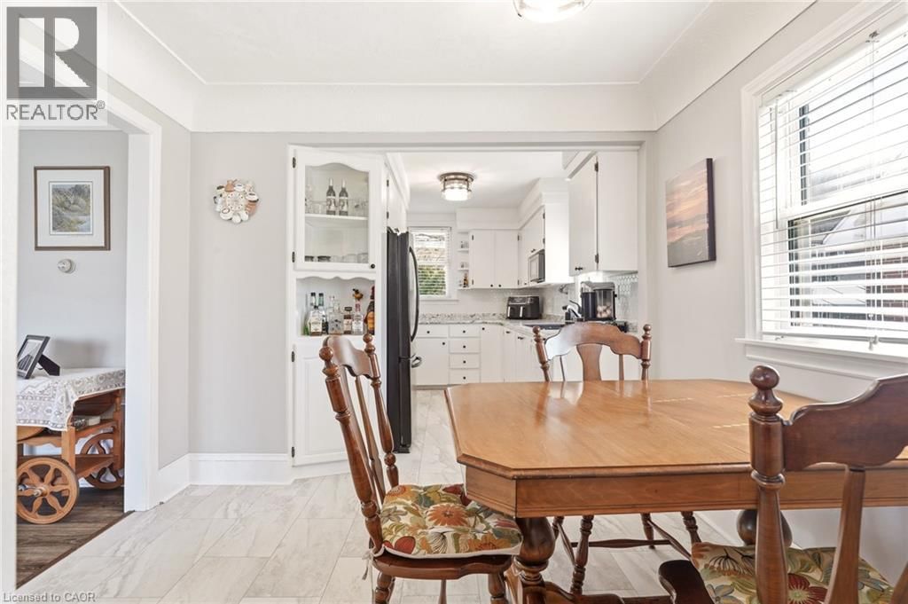 15 ROSELLE PLACE Image 10