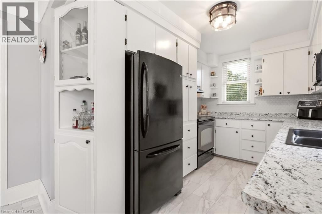 15 ROSELLE PLACE Image 11