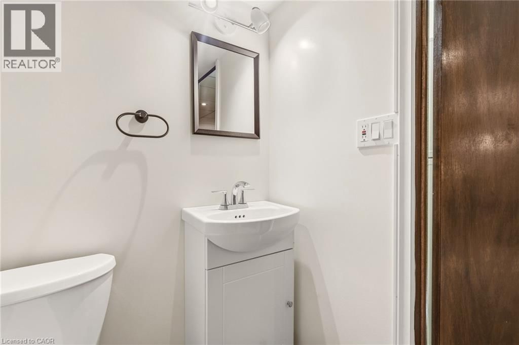 15 ROSELLE PLACE Image 34