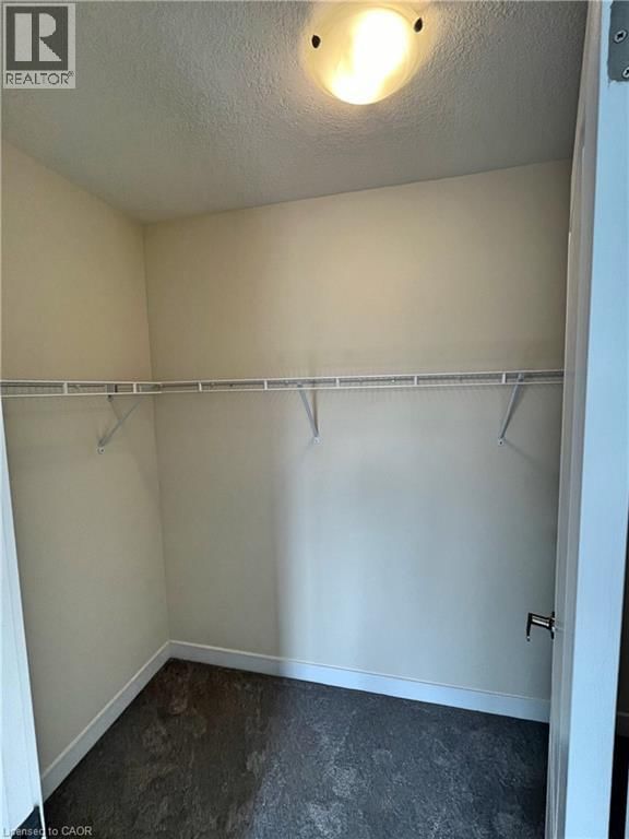 66 AVIRON CRESCENT Image 17