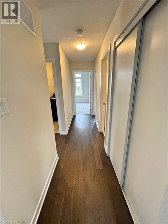 66 AVIRON CRESCENT Image 19