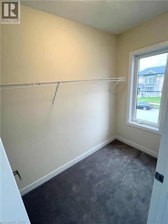 66 AVIRON CRESCENT Image 22