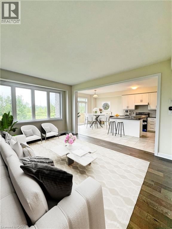 66 AVIRON CRESCENT Image 9