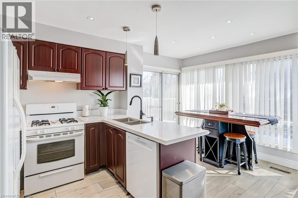 2055 HUNTERS WOOD DRIVE Image 11