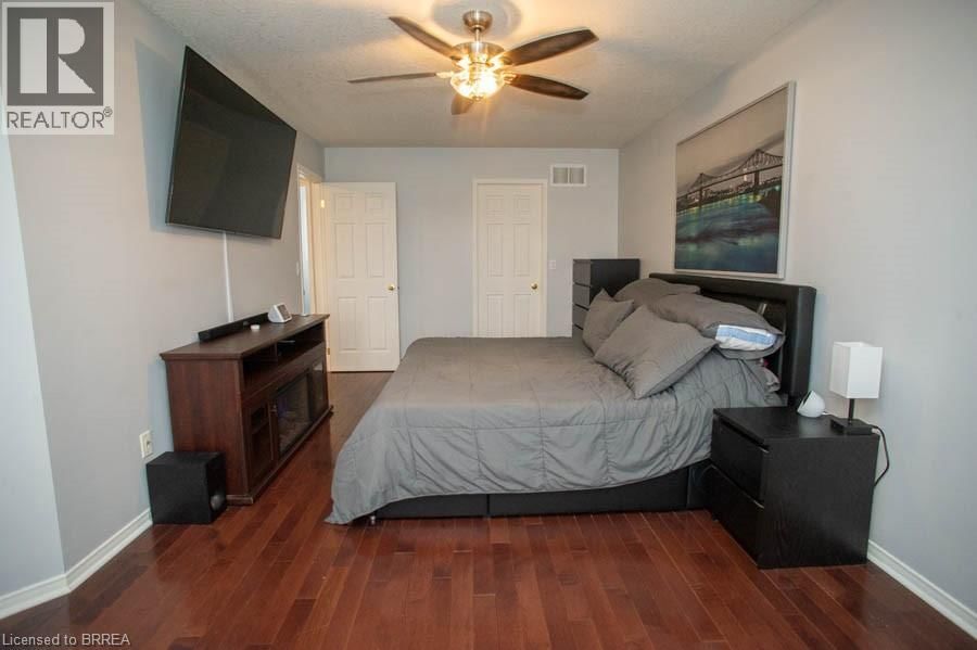 47 STOWE TERRACE Image 15