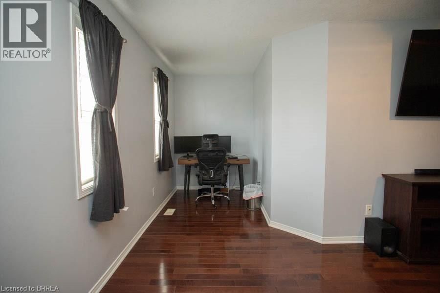 47 STOWE TERRACE Image 16