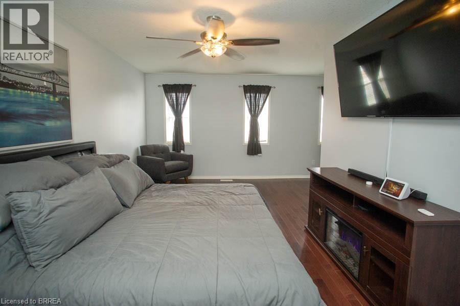 47 STOWE TERRACE Image 17