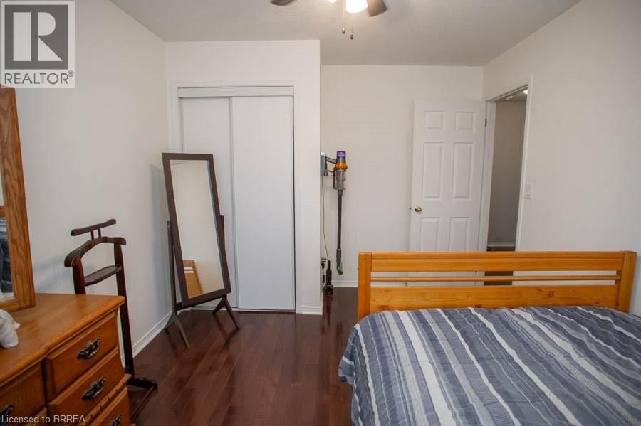 47 STOWE TERRACE Image 19