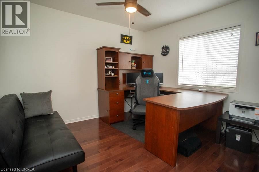 47 STOWE TERRACE Image 20