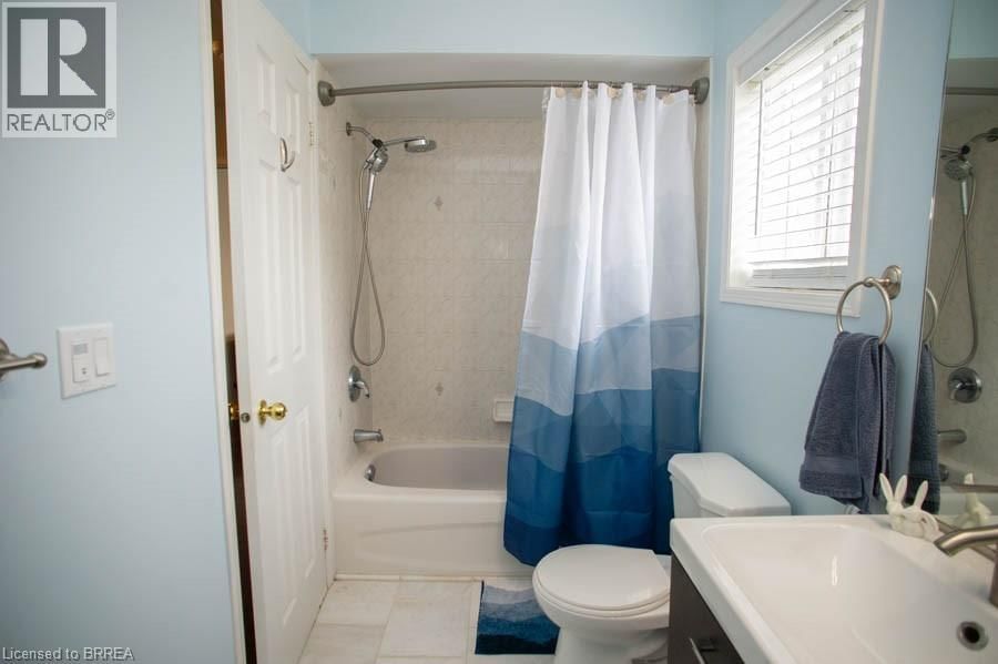 47 STOWE TERRACE Image 23