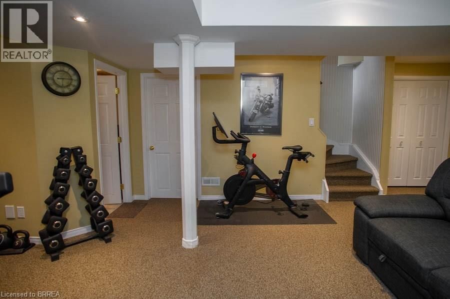 47 STOWE TERRACE Image 24