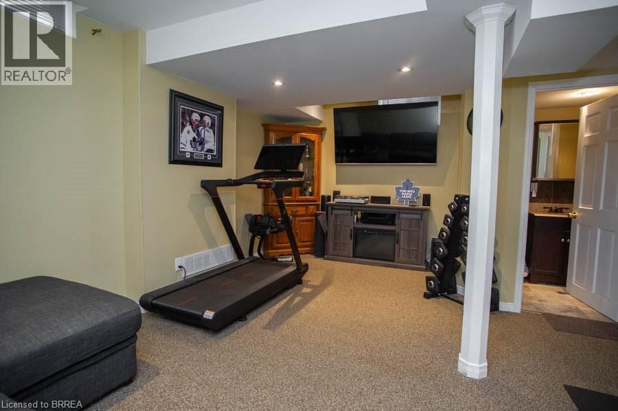 47 STOWE TERRACE Image 25