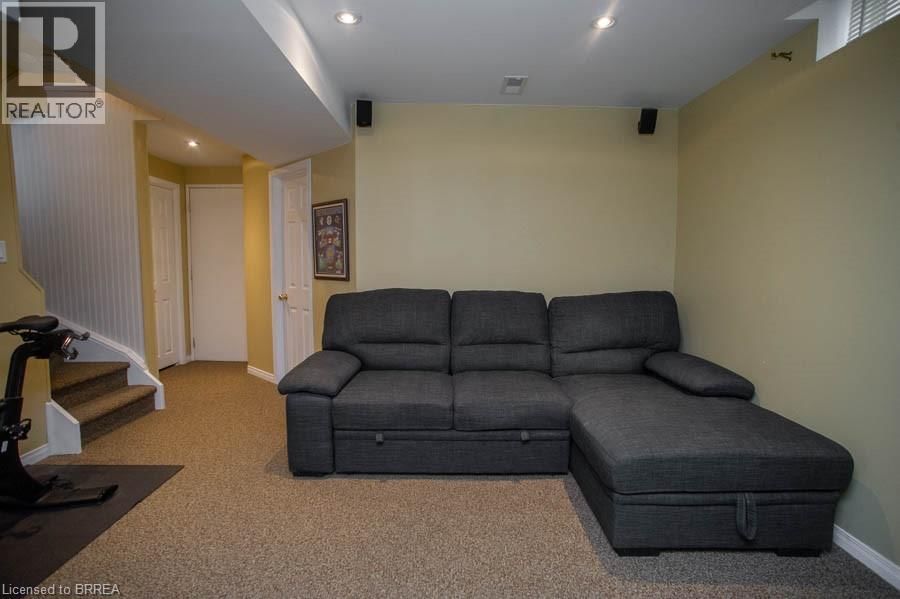 47 STOWE TERRACE Image 26