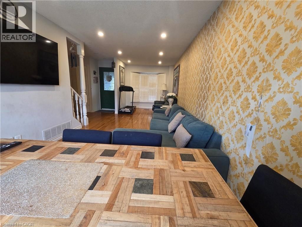 Main - 3082 CANTELON CRESCENT Image 4