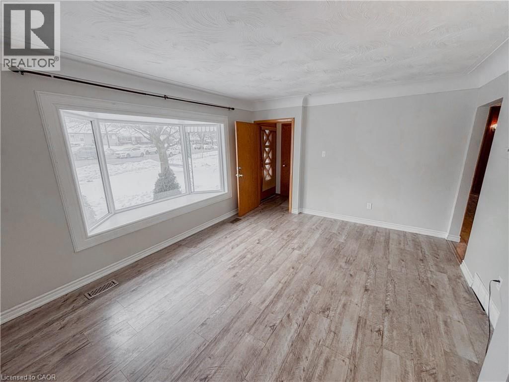 122 WEBER STREET SOUTH Image 15