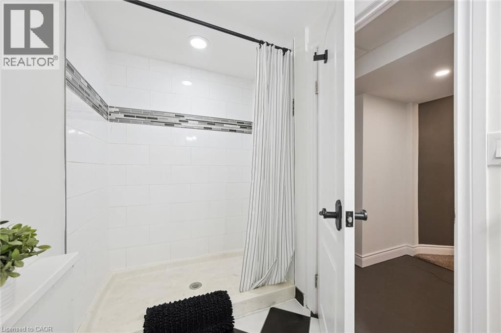 65 SCHWEITZER STREET Image 32