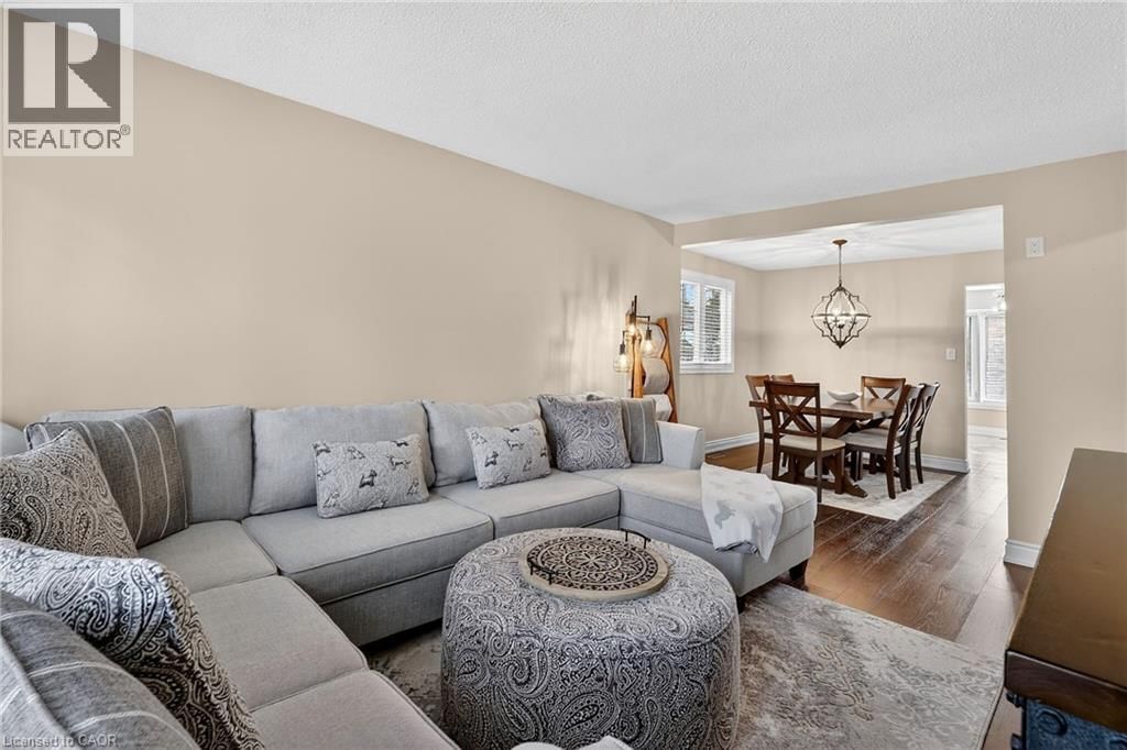 474 KNIGHTSBRIDGE CRESCENT Image 11